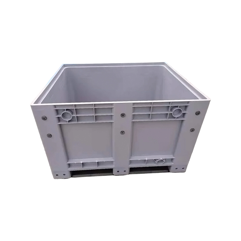 780 Closed Stackable Storage Pallet Container